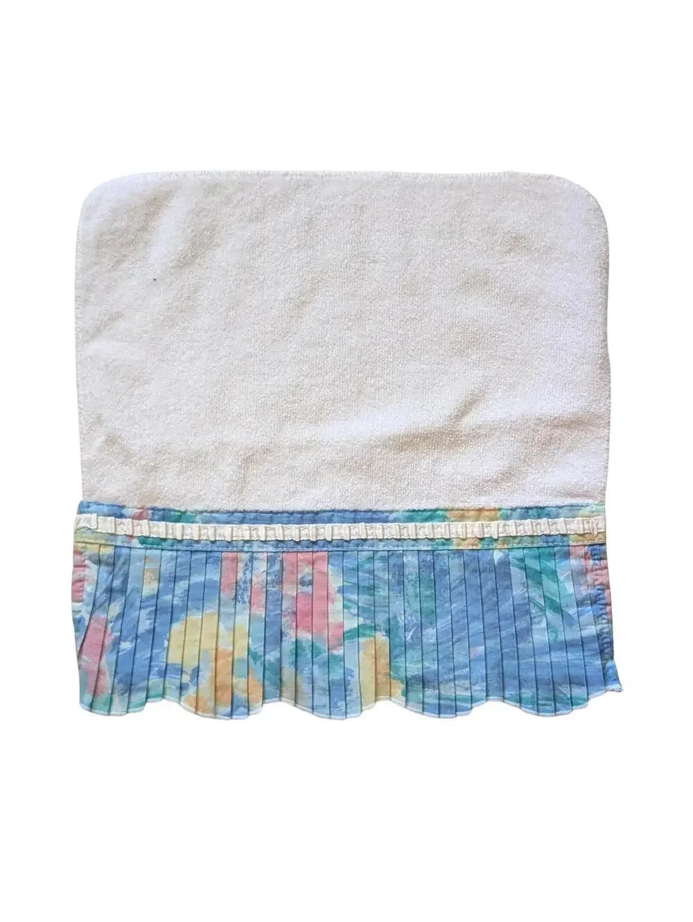 Vintage Bath Towel Set with Pleated Floral Fabric Trim